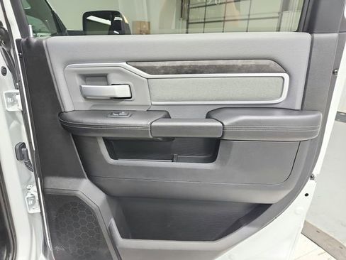Used 2022 RAM 2500 Big Horn w/ Cold Weather Group image 37