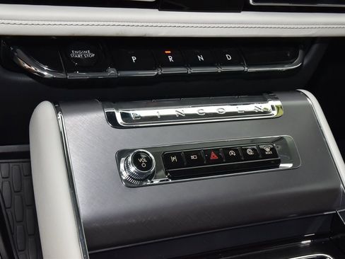 New 2026 Lincoln Aviator AWD image 30