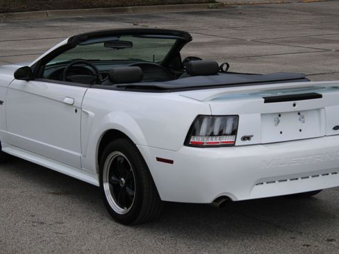 Used 2000 Ford Mustang GT RWD image 13