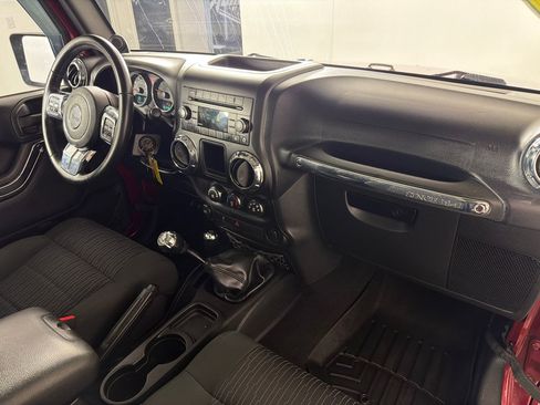 Used 2012 Jeep Wrangler Sport w/ Connectivity Group AWD/4WD image 21