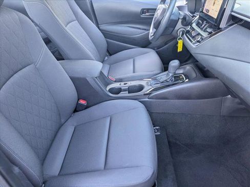 Used 2025 Toyota Corolla LE image 18