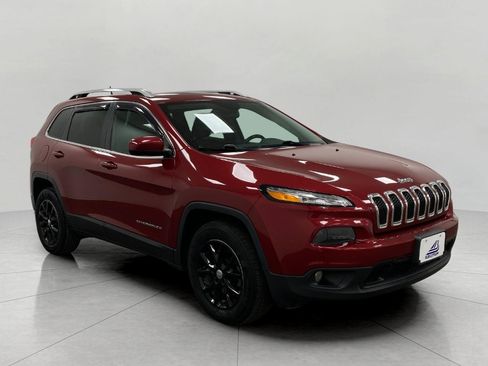 Used 2016 Jeep Cherokee Latitude w/ Cold Weather Group image 1
