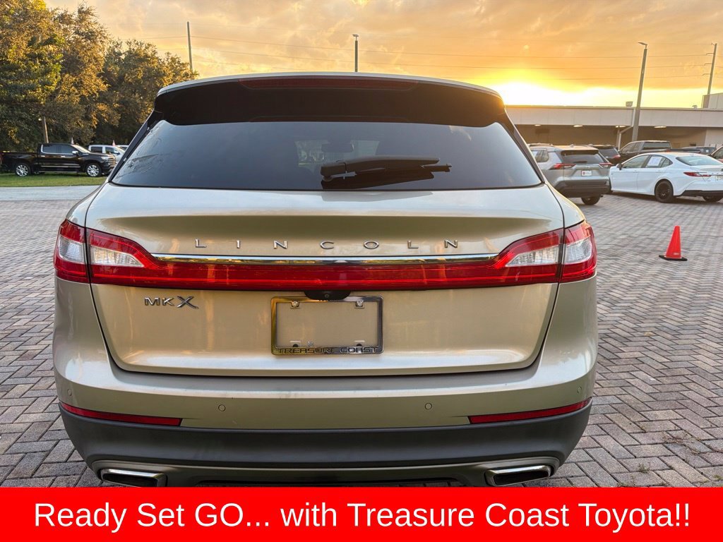 Used 2017 Lincoln MKX Reserve FWD image 5