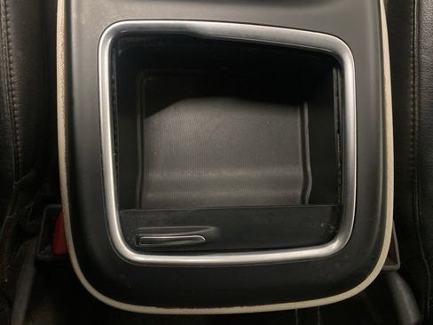 Used 2021 Chrysler Pacifica Touring-L image 27