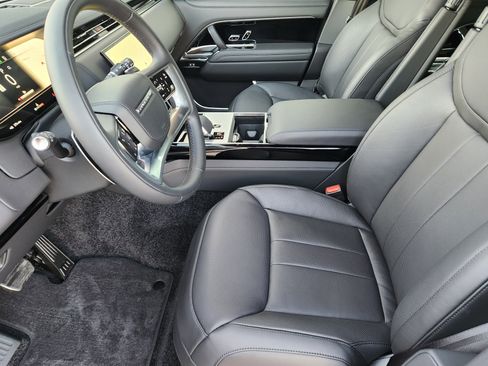 New 2025 Land Rover Range Rover Long Wheelbase SE image 13