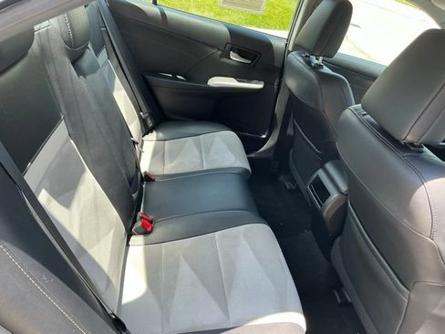 Used 2014 Toyota Camry SE w/ Leather Package FWD image 17