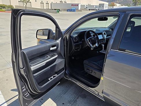 Used 2018 Toyota Tundra SR5 image 41