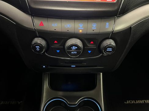 Used 2017 Dodge Journey Crossroad w/ Popular Equipment Group image 17