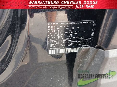 Used 2024 Volkswagen Taos SE FWD image 11