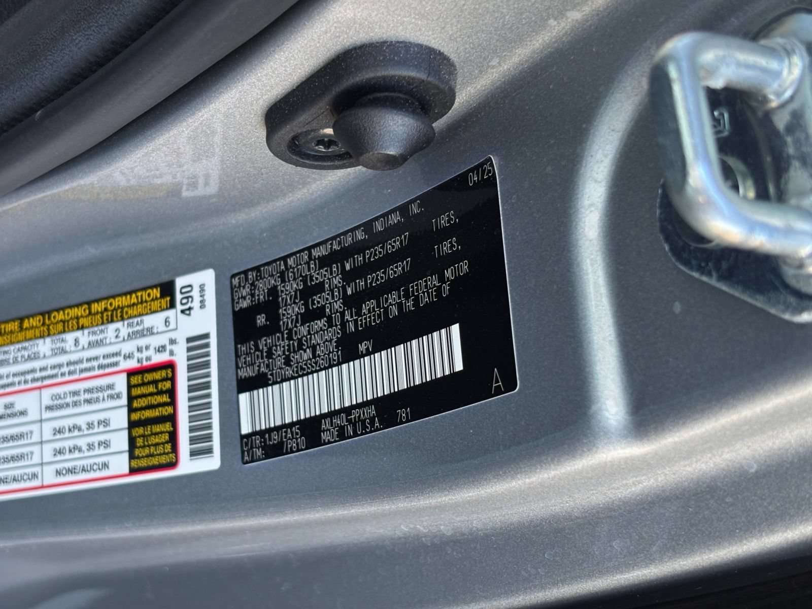 Used 2025 Toyota Sienna XLE FWD image 31