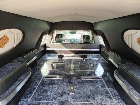 Used 2011 Cadillac DTS Limousine FWD image 11