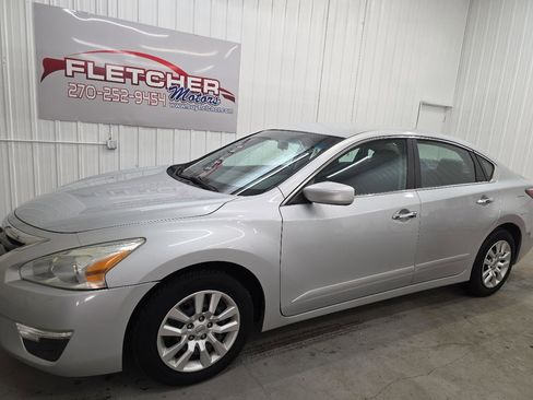 Used 2015 Nissan Altima 2.5 S w/ Power Driver Seat Package image 2