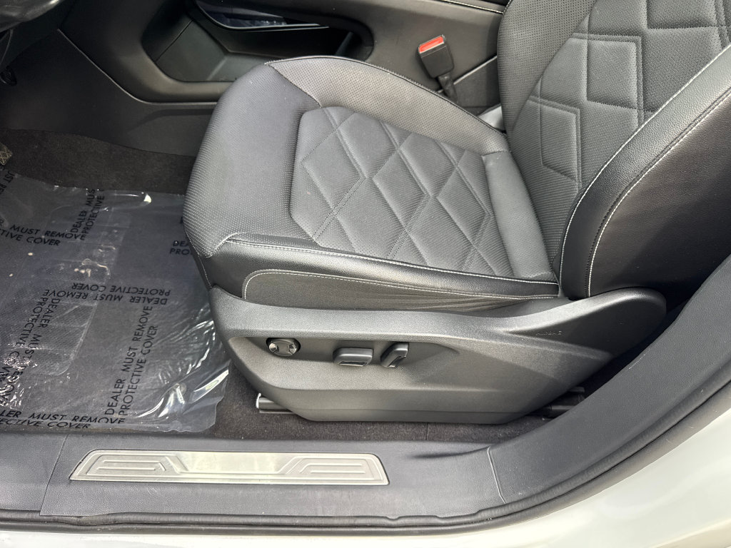 Used 2024 Volkswagen Atlas SE w/ Panoramic Sunroof Package FWD image 27