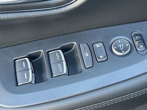 New 2026 Honda HR-V EX-L image 12