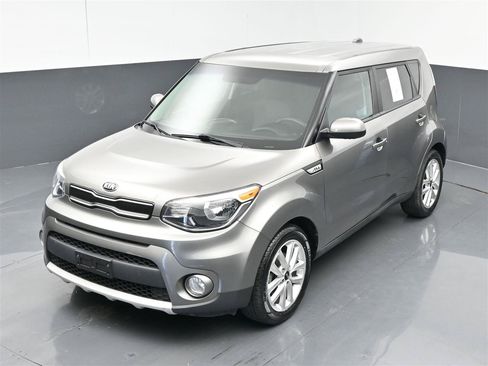 Used 2019 Kia Soul + FWD image 21