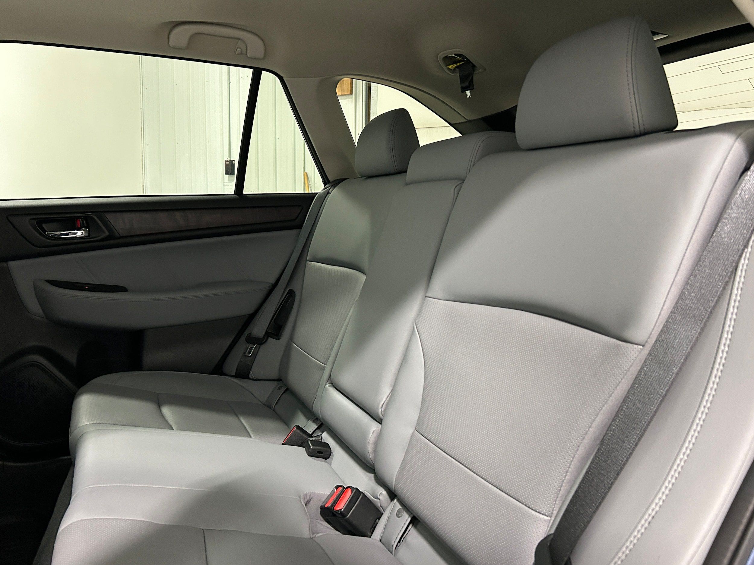 Used 2018 Subaru Outback 3.6R Limited AWD/4WD image 32