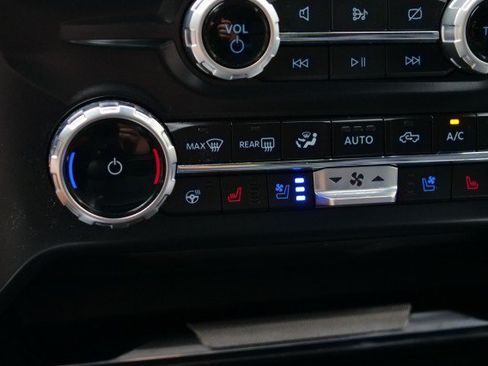 Used 2023 Ford F250 Lariat w/ Tow Technology Package AWD/4WD image 16