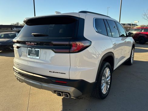 Used 2024 GMC Acadia Elevation image 6