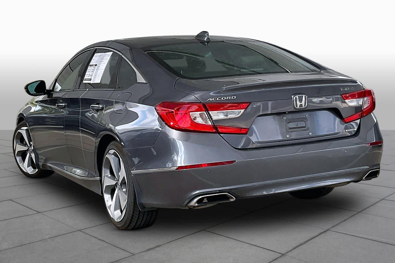 Used 2018 Honda Accord Touring image 11