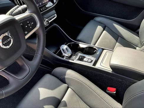 New 2026 Volvo XC40 B5 Ultra w/ Protection Package Premier image 21