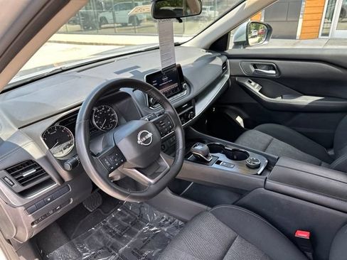 Used 2025 Nissan Rogue SV AWD/4WD image 26