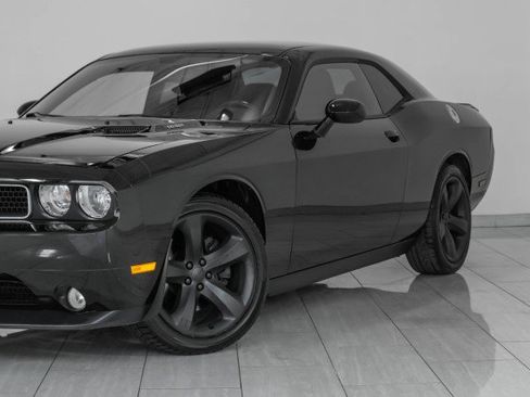 Used 2014 Dodge Challenger R/T image 44