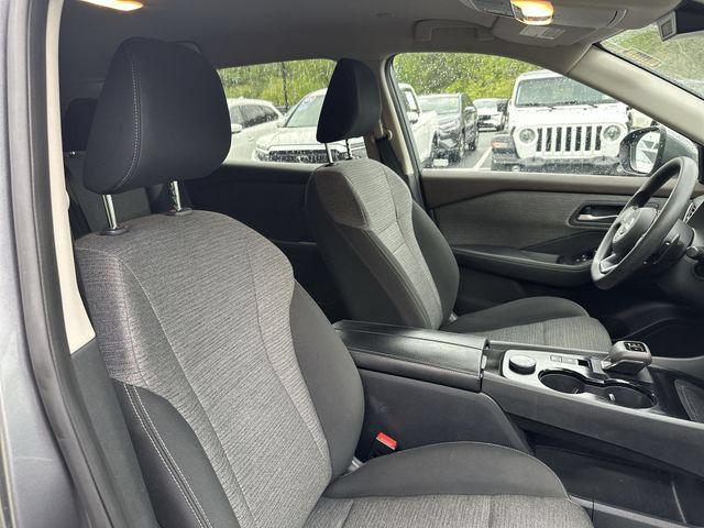 Used 2023 Nissan Rogue SV AWD/4WD image 28