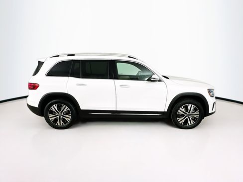 Certified 2025 Mercedes-Benz GLB 250 4MATIC image 4