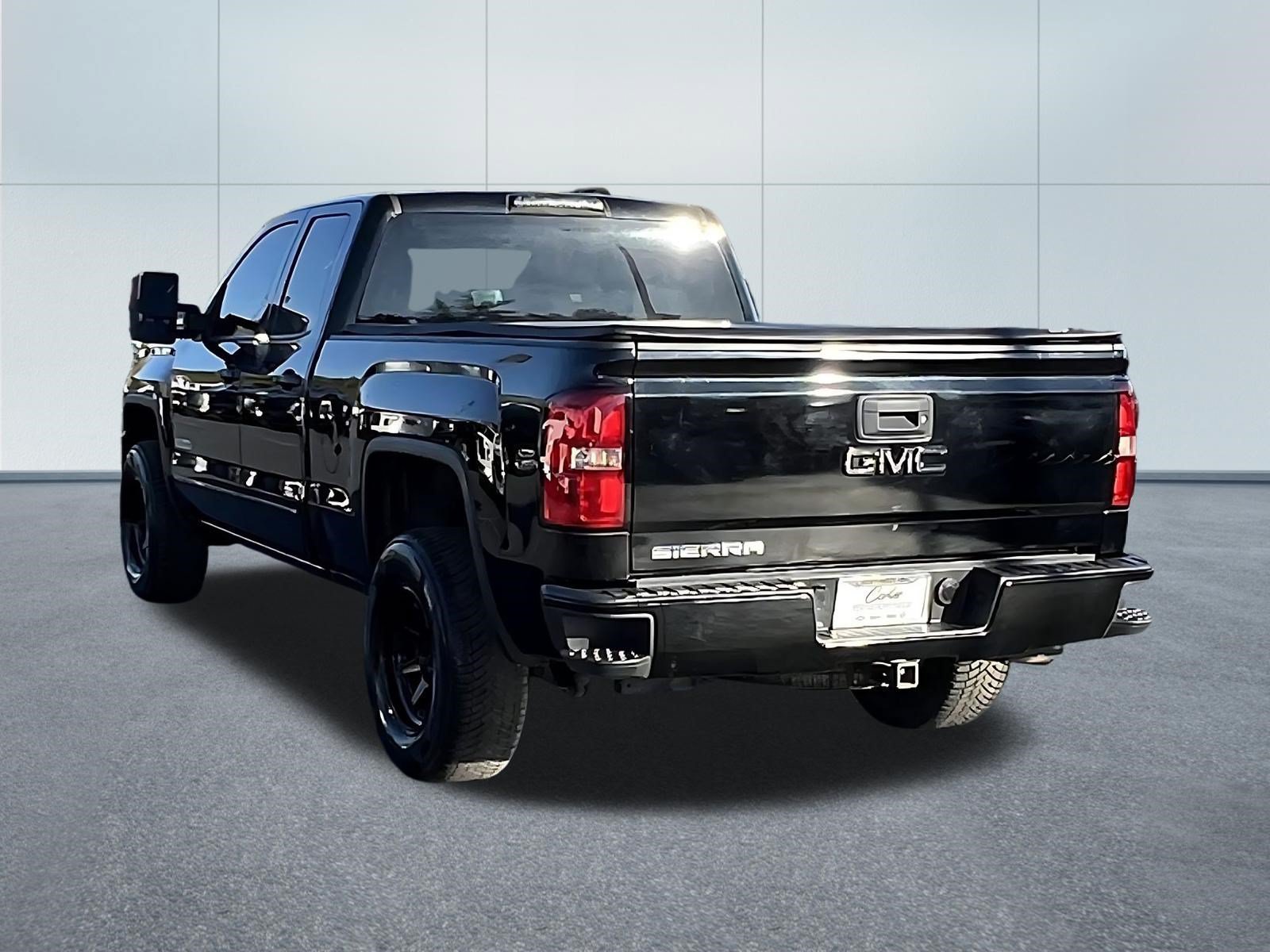 Used 2017 GMC Sierra 1500 4x4 Double Cab w/ Elevation Edition image 4