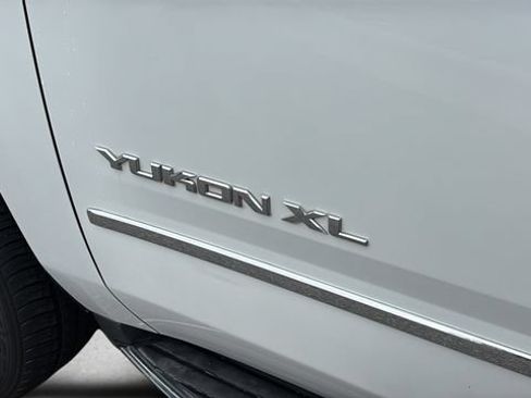 Used 2017 GMC Yukon XL SLT w/ Premium Edition RWD image 44