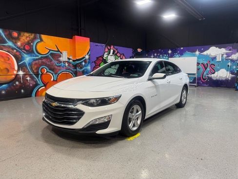 Used 2022 Chevrolet Malibu LS w/ Driver Confidence Package II FWD image 1