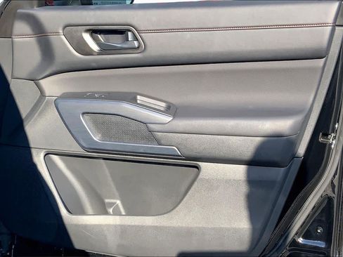 Used 2025 Nissan Pathfinder Rock Creek AWD/4WD image 23