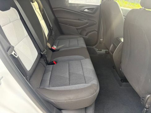 Used 2025 Chevrolet Trax LS FWD image 33