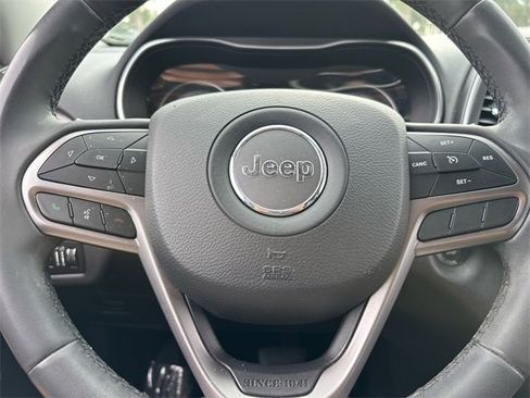 Used 2020 Jeep Cherokee Latitude Plus image 35