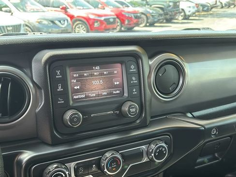 Used 2021 Jeep Wrangler Sport AWD/4WD image 18