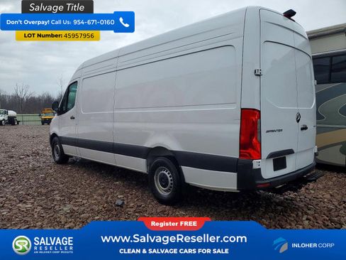 Used 2025 Mercedes-Benz Sprinter 2500 image 3
