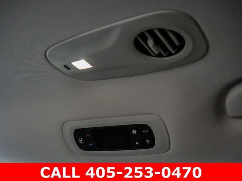 Used 2024 Chrysler Pacifica Touring-L AWD/4WD image 24