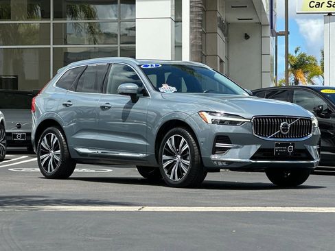 Certified 2023 Volvo XC60 B5 Plus AWD/4WD image 7