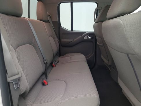 Used 2019 Nissan Frontier SV image 19