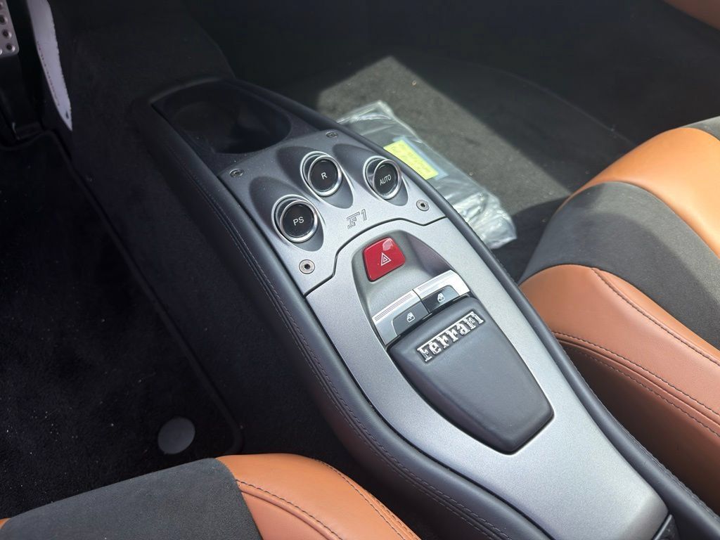 Used 2011 Ferrari 458 Italia Coupe RWD image 23