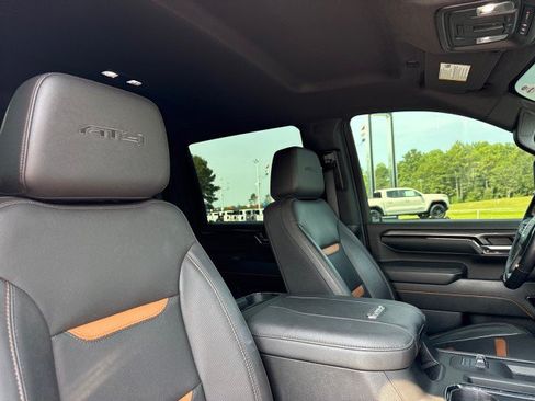 Used 2024 GMC Sierra 2500 AT4 w/ AT4 Preferred Package AWD/4WD image 13
