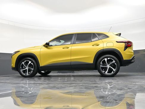 Used 2024 Chevrolet Trax RS w/ Sunroof Package image 23