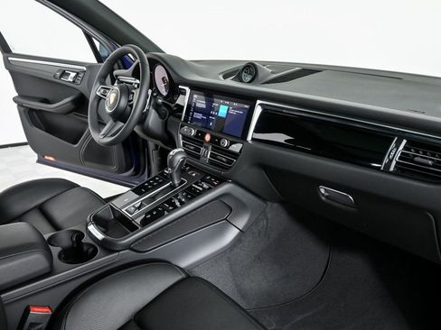 New 2026 Porsche Macan image 25