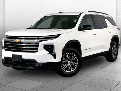 Used 2024 Chevrolet Traverse LT AWD/4WD image 12
