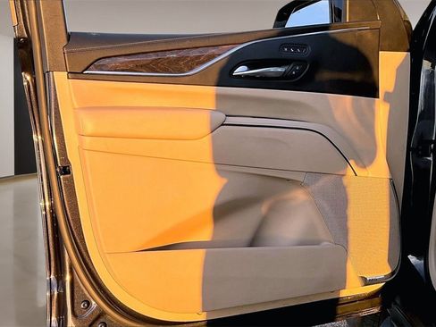 Certified 2023 Cadillac Escalade Premium Luxury w/ Performance Package image 18