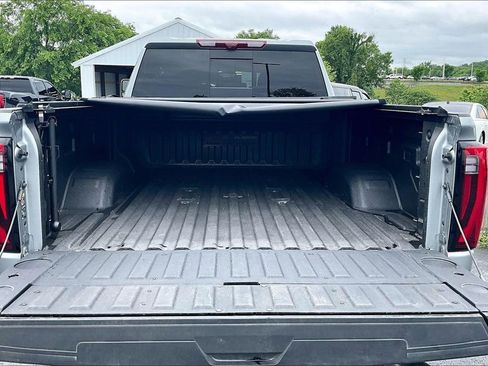 Used 2025 GMC Sierra 3500 Denali w/ Denali Reserve Package AWD/4WD image 9