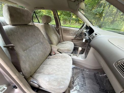 Used 1998 Toyota Corolla FWD image 11