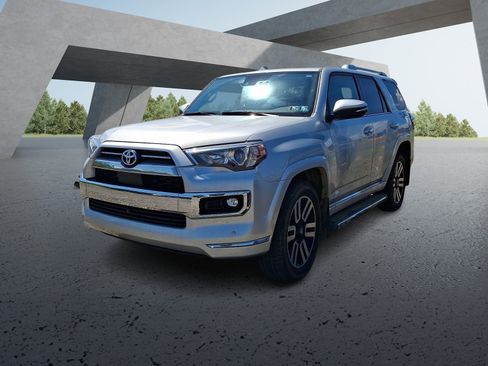 Used 2024 Toyota 4Runner Limited AWD/4WD image 2