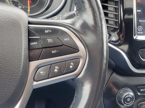 Used 2021 Jeep Cherokee Limited AWD/4WD image 15