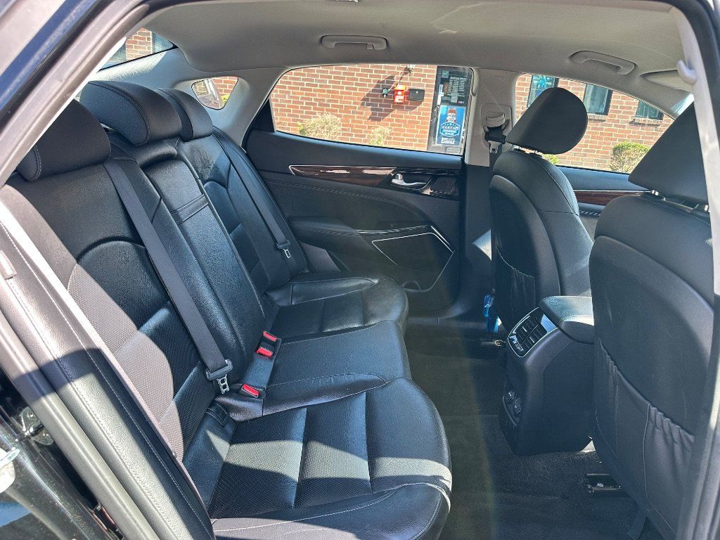 Used 2019 Kia Cadenza Premium FWD image 19